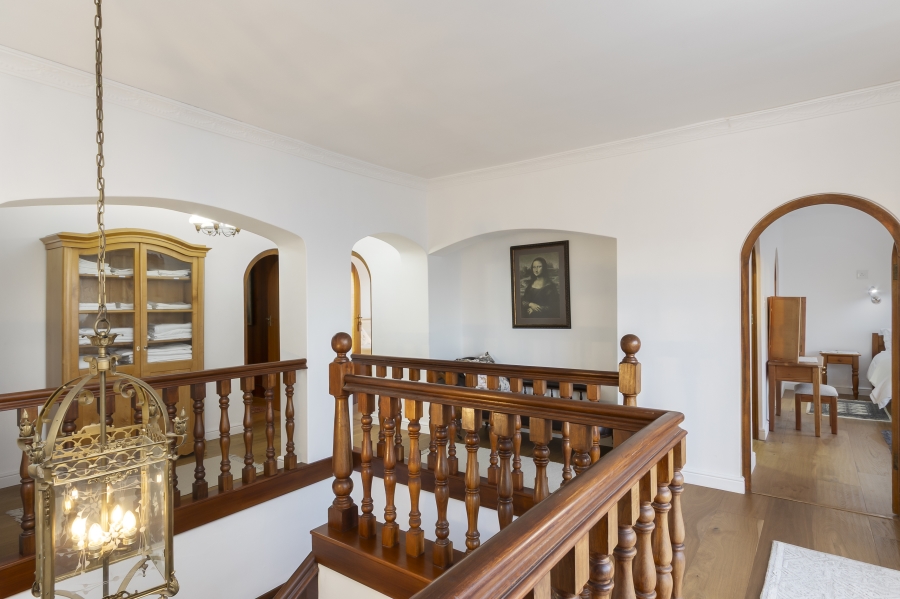 6 Bedroom Property for Sale in Gordons Bay Village Western Cape